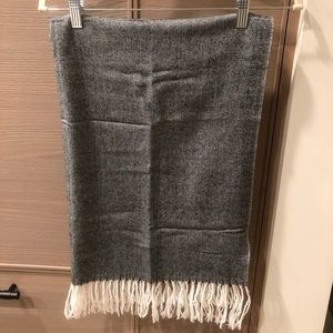 Banana Republic Acrylic Scarf